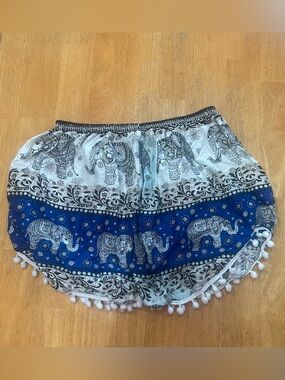 Handmade Rayon HandBlue and White Elephant Print Pom-Pom Women’s Shorts